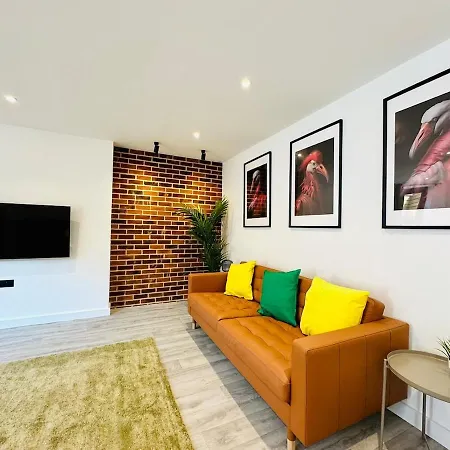 Big Bournemouth 4-Bedroom - 2-Bathroom - Sleeps 10-2