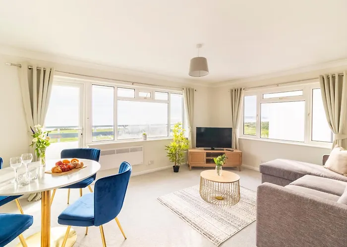 Wow! Seaview Beach Sleeps 6-Free Parking